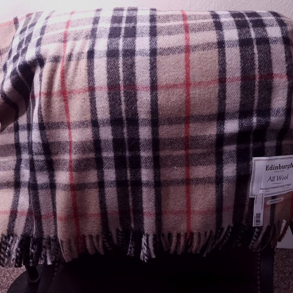 SCOTTISH IMPORTED THROW BLANKET Tan Red Black Ivory White Wool NWT - Picture 9 of 9